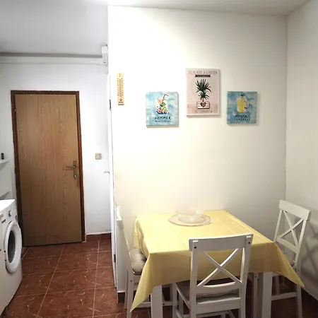 Tessa 77 Apartman *